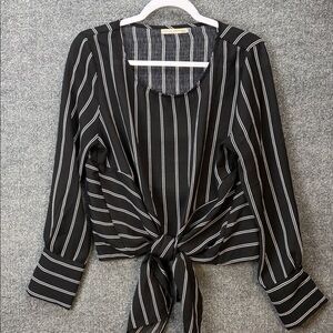 Active USA Striped Black and White Long Sleeve with Tie-Front Women's Blouse Med